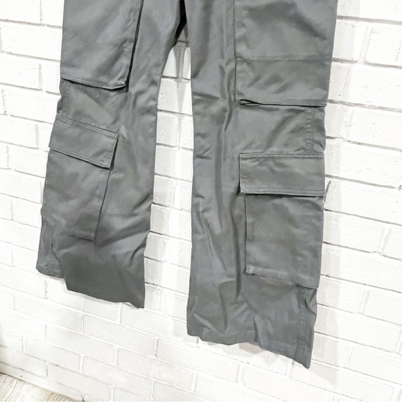 H&M Women’s Gray Cargo Pants - Picture 3 of 7